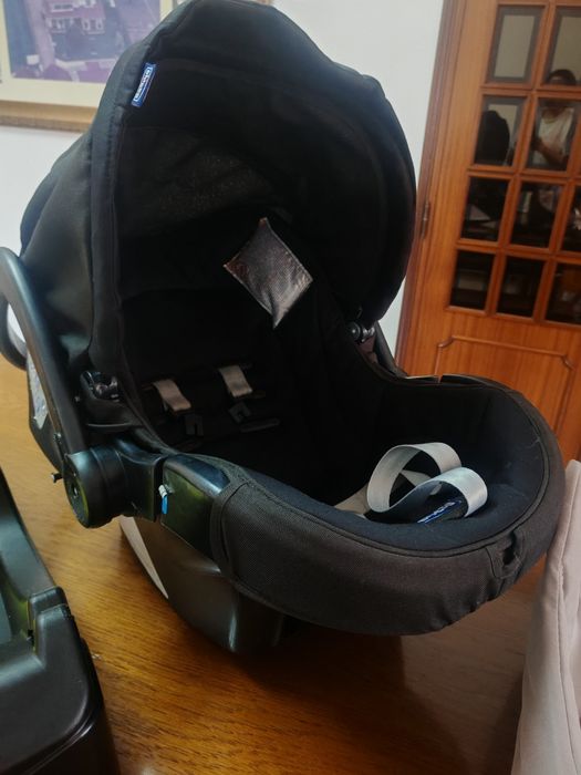 Carinho de bebé  trio da Chicco alcofa e ovo