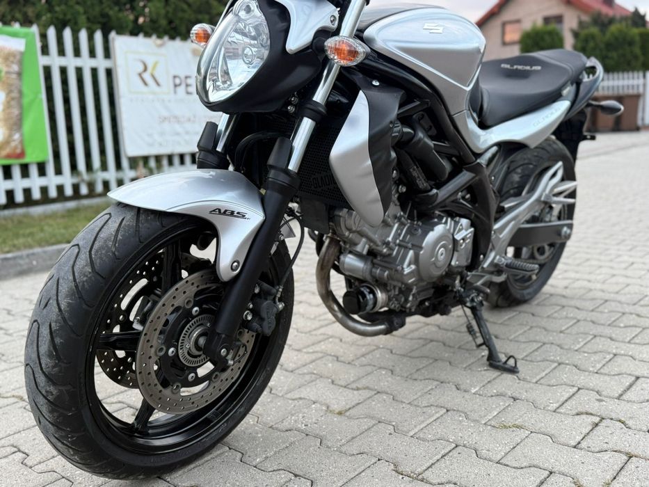 Suzuki gladius abs Suzuki sfv650 abs