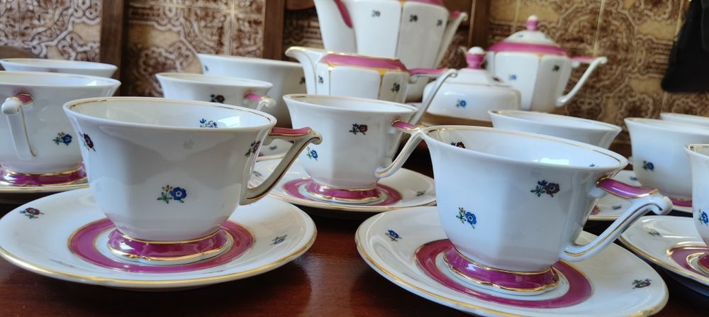 Serviço de Chá em Porcelana Portuguesa Condal — Anos 70/80 — Completo