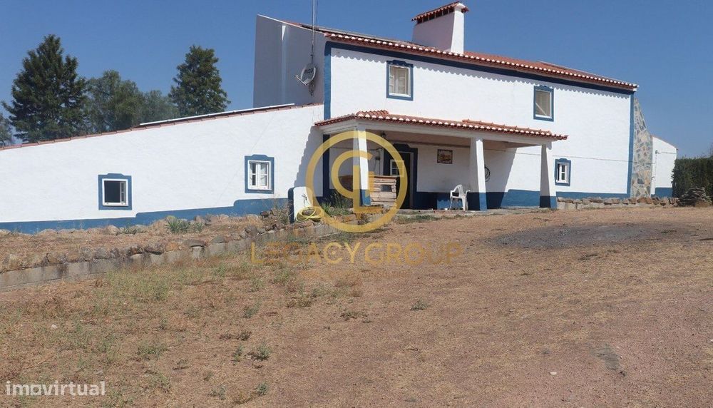 Quinta De 18652M2, Com Habitação T5 Em São Saturnino, Fronteira