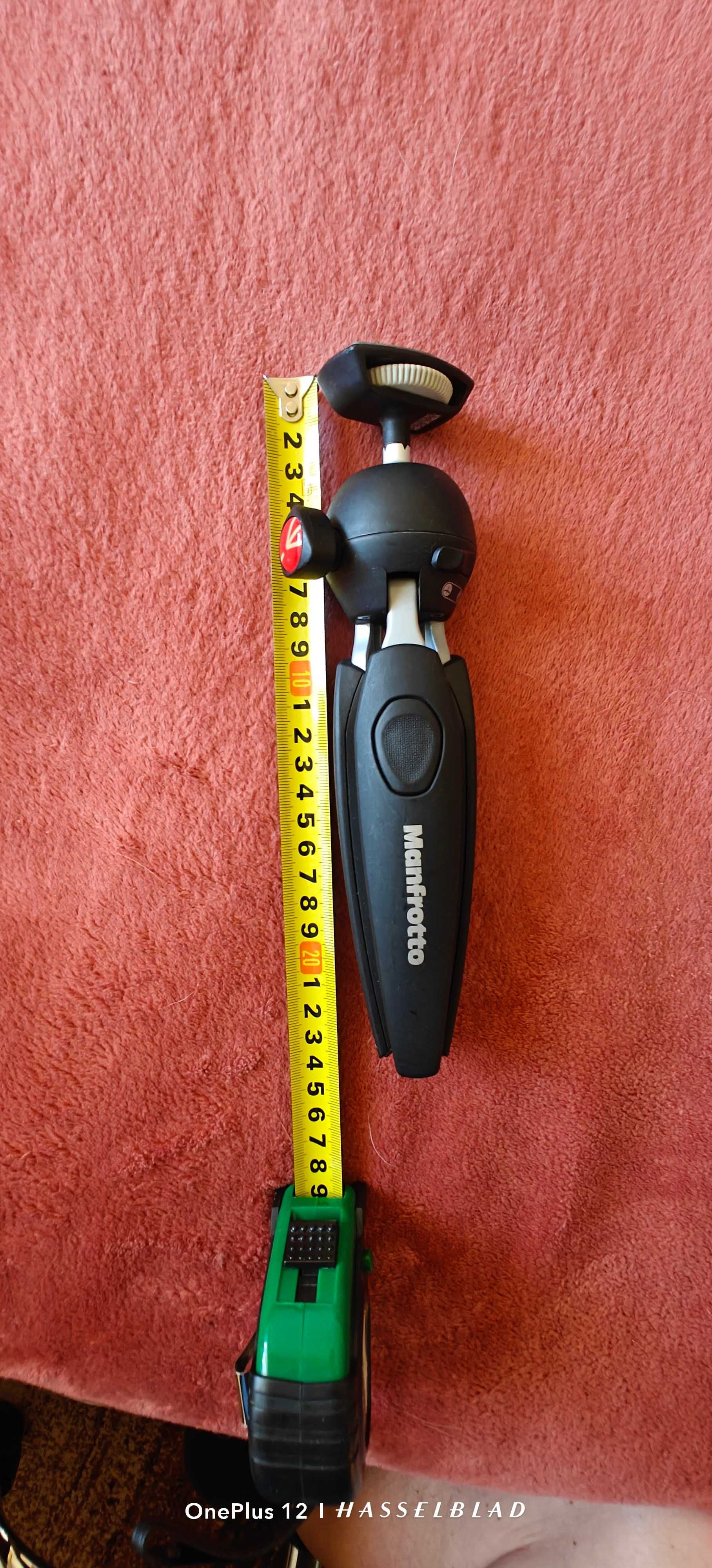 Statyw kulowy Manfrotto do aparatów i kamer.