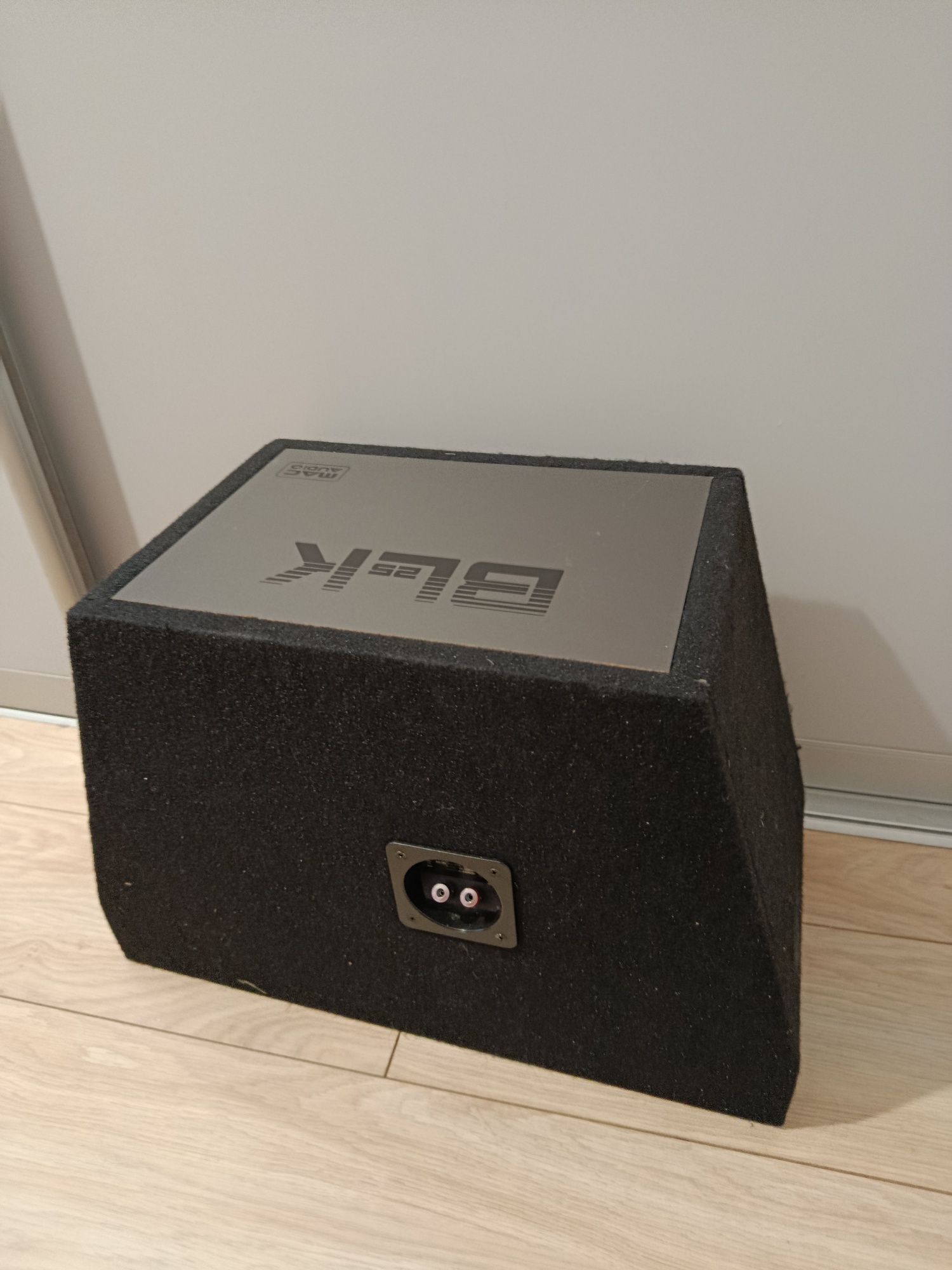Subwoofer 10"+ wzmacniacz