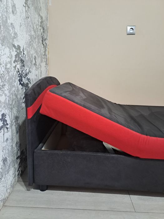 Tapczan łóżko jednoosobowe, regulacja zagłówka