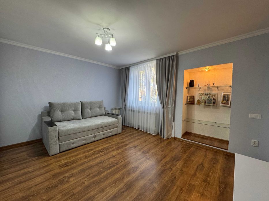 Продам частину будинка з власним двором біля Турецької площі