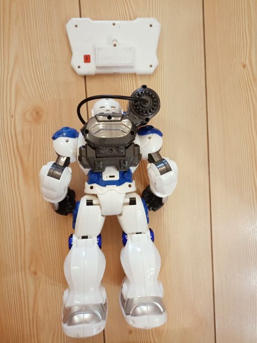 RRobot zdalnie sterowany na ładowanie