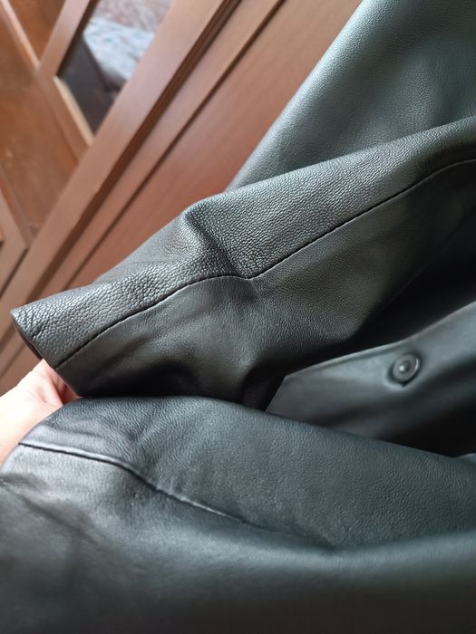 Чоловічий шкіряний піджак розмір Л