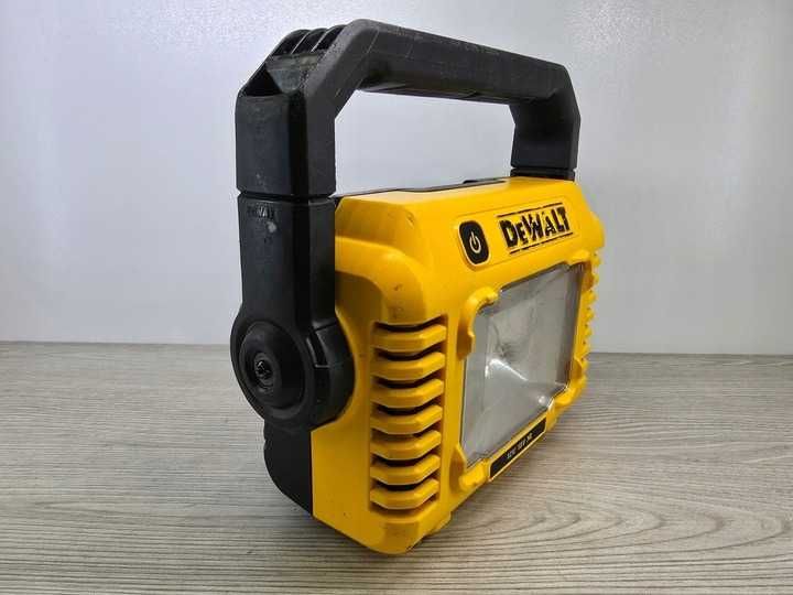 Lampa LED DeWalt DCL077 + akumulator DeWalt 18V 5,0Ah
