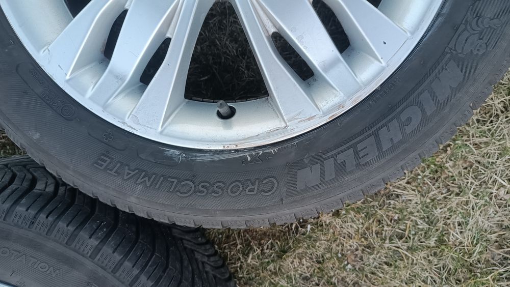 Felgi aluminiowe 16" 5x108 Ford z wielosezonowymi oponami 205/55R16