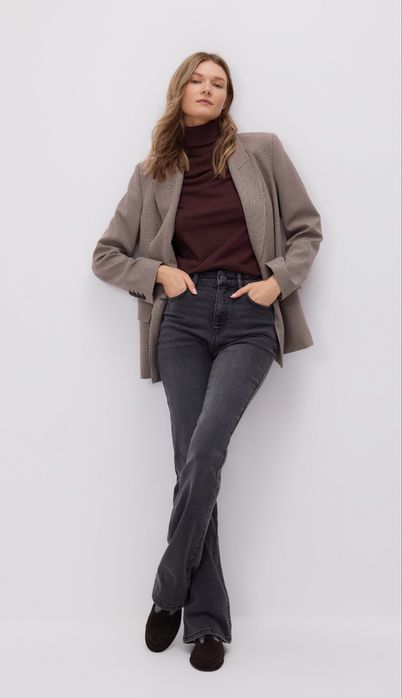 Трендовые джинсы клеш - reserved