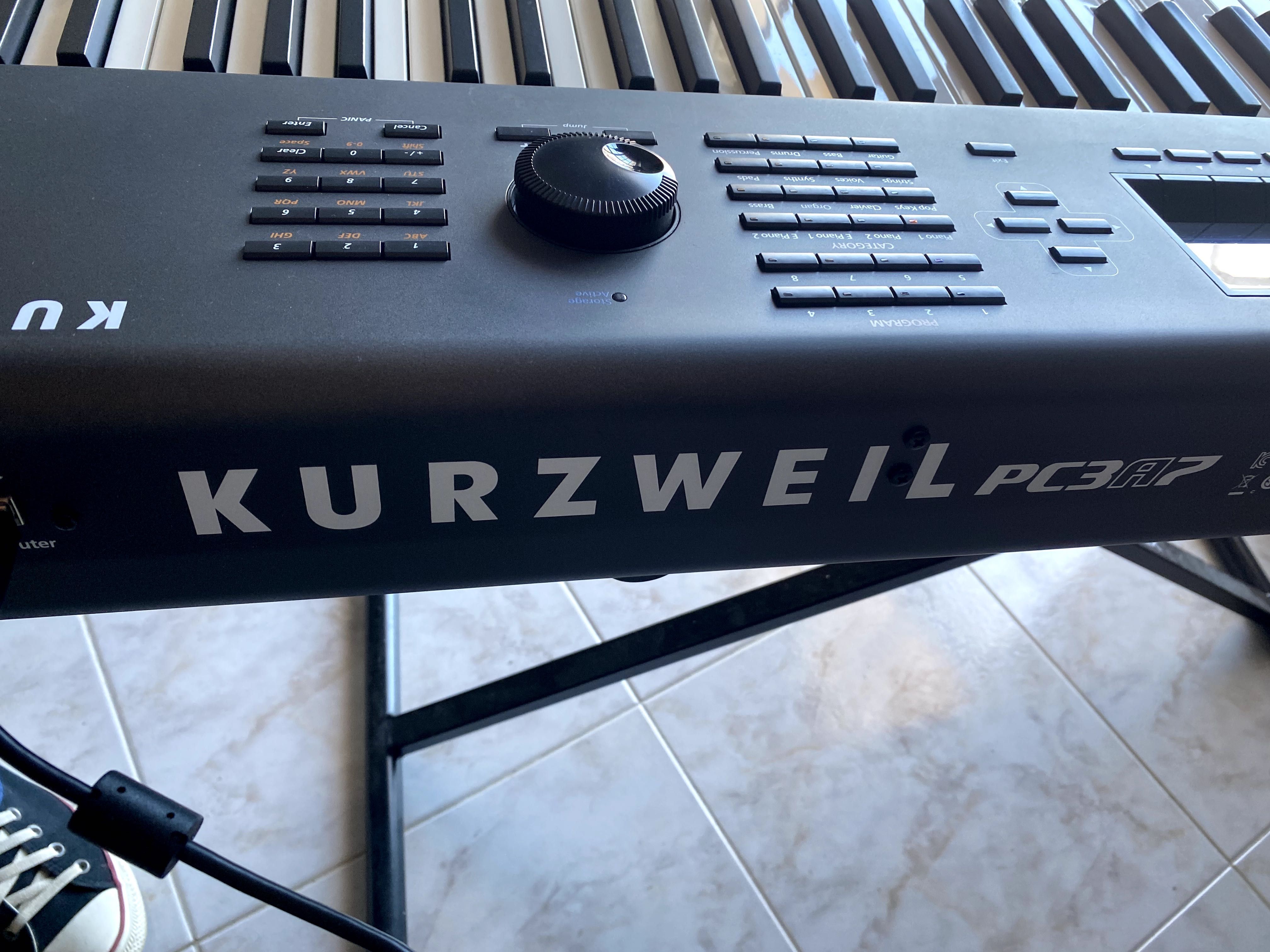 Teclado Kurzweil PC3A7
