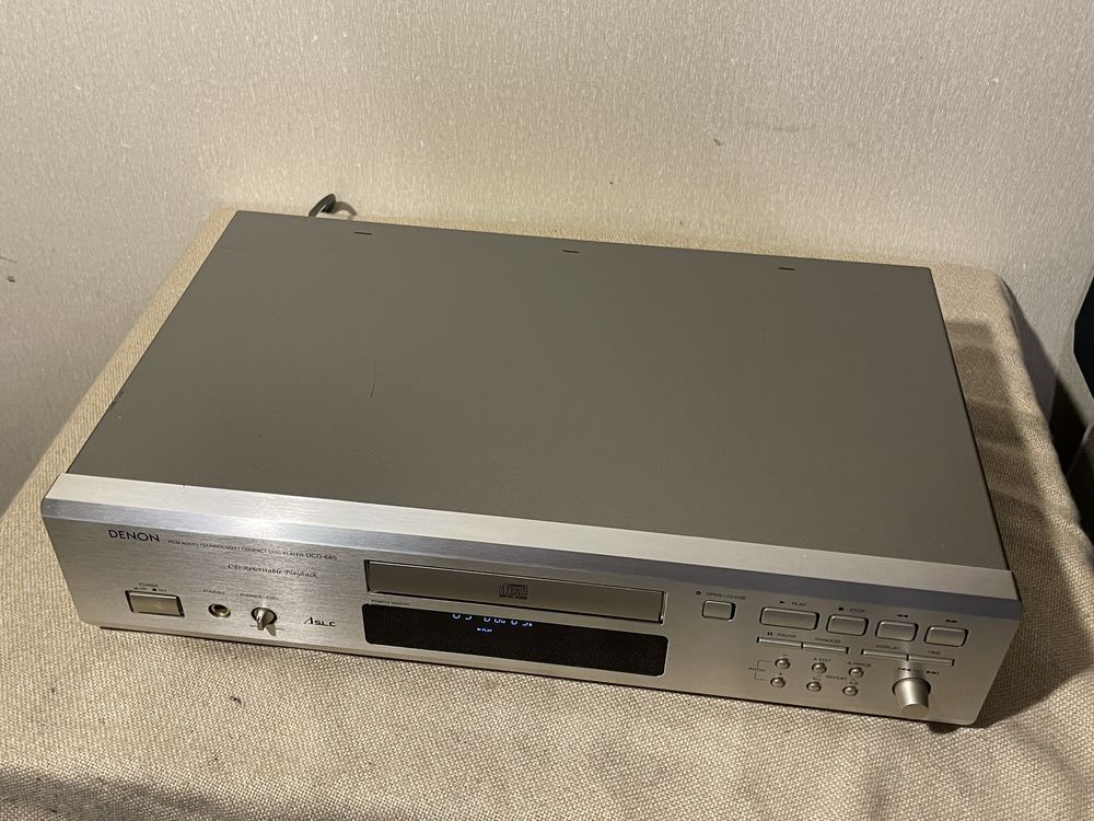 Музыкальный CD-проигрыватель DENON DCD-685 (ЦАП 2 х PCM1702-L)