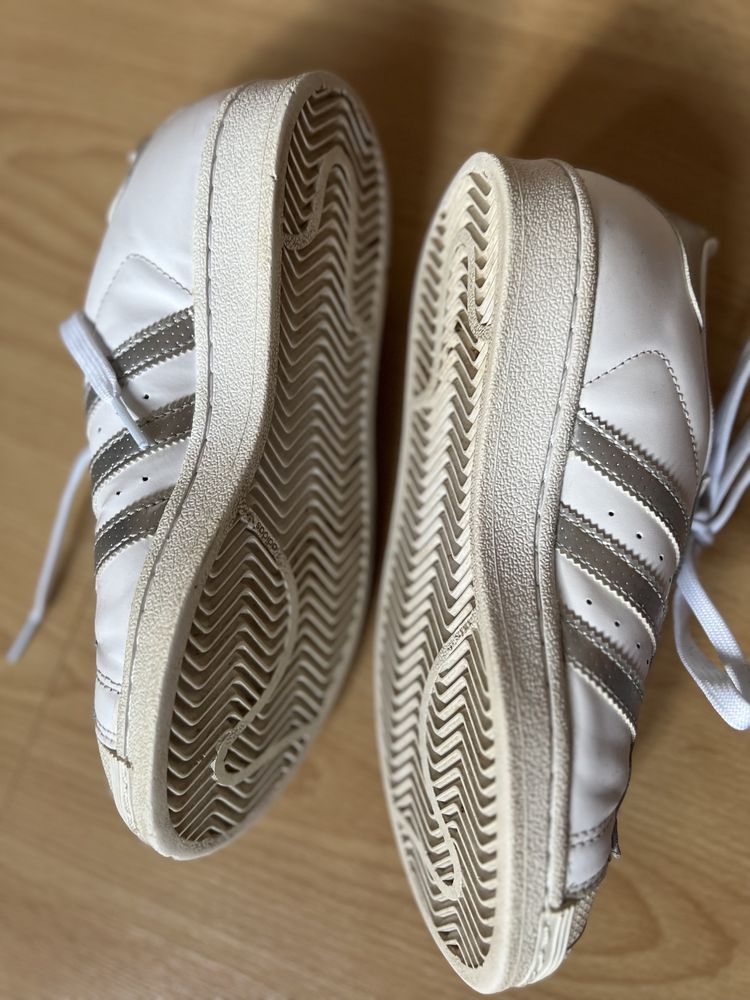 Adidas tamanho 37 1/3