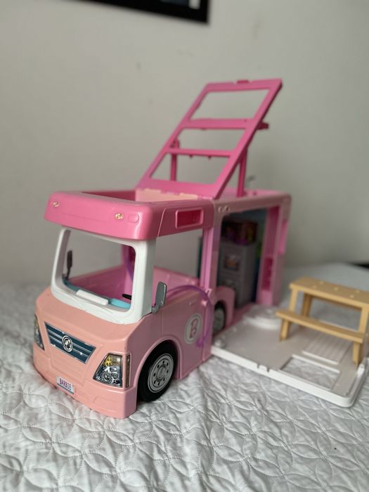 Kamper Barbie z łódką i akcesoriami