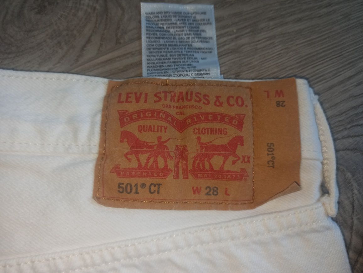 Фірмові шорти Levi's чоловічі. 24/32 розмір. Оригінал.
