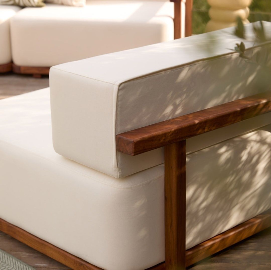 Sofa ogrodowa z drewna akacjowego Matheus 2-osobowa Westwing