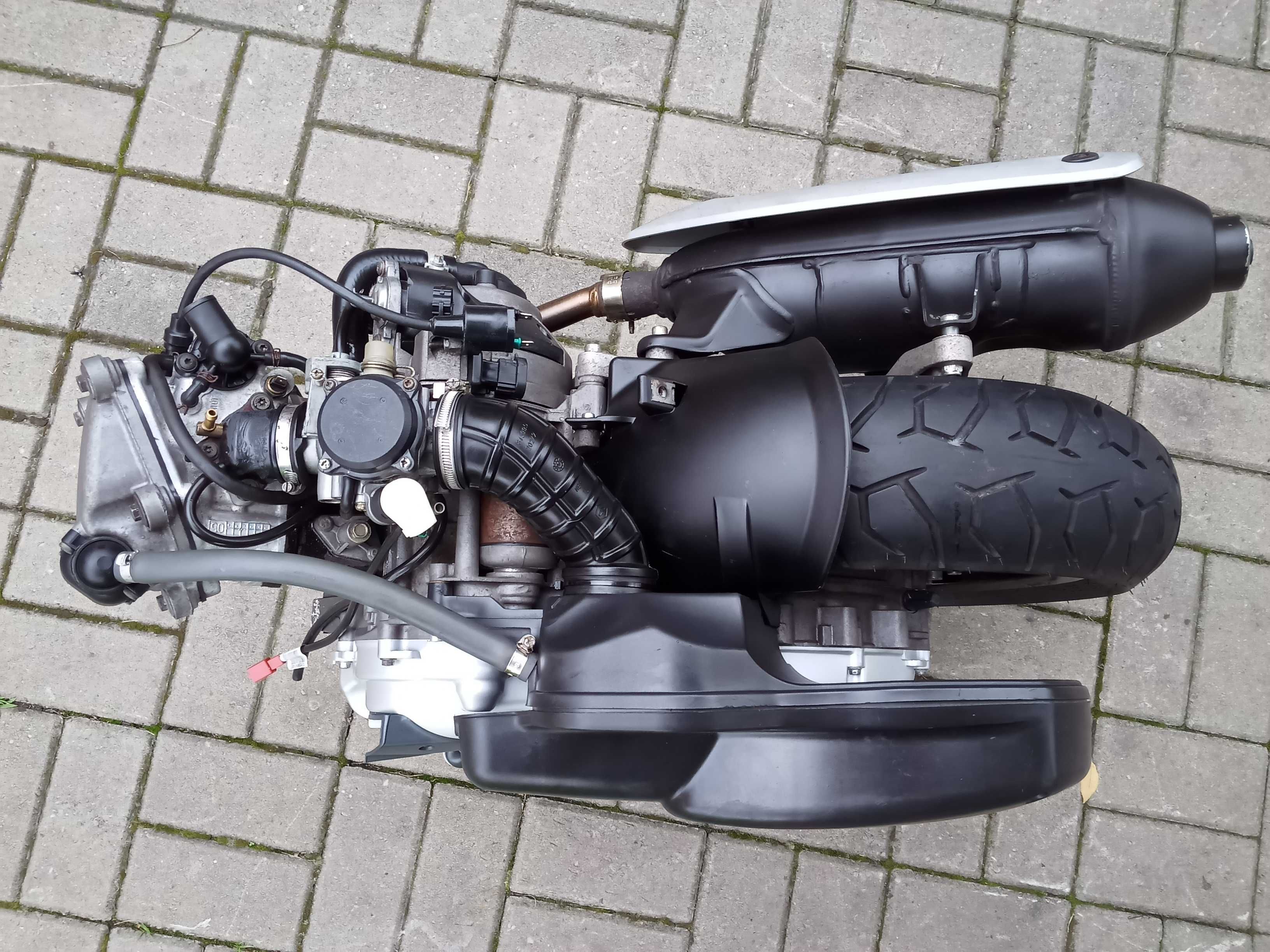 Silnik piaggio mp3 derbi gp1