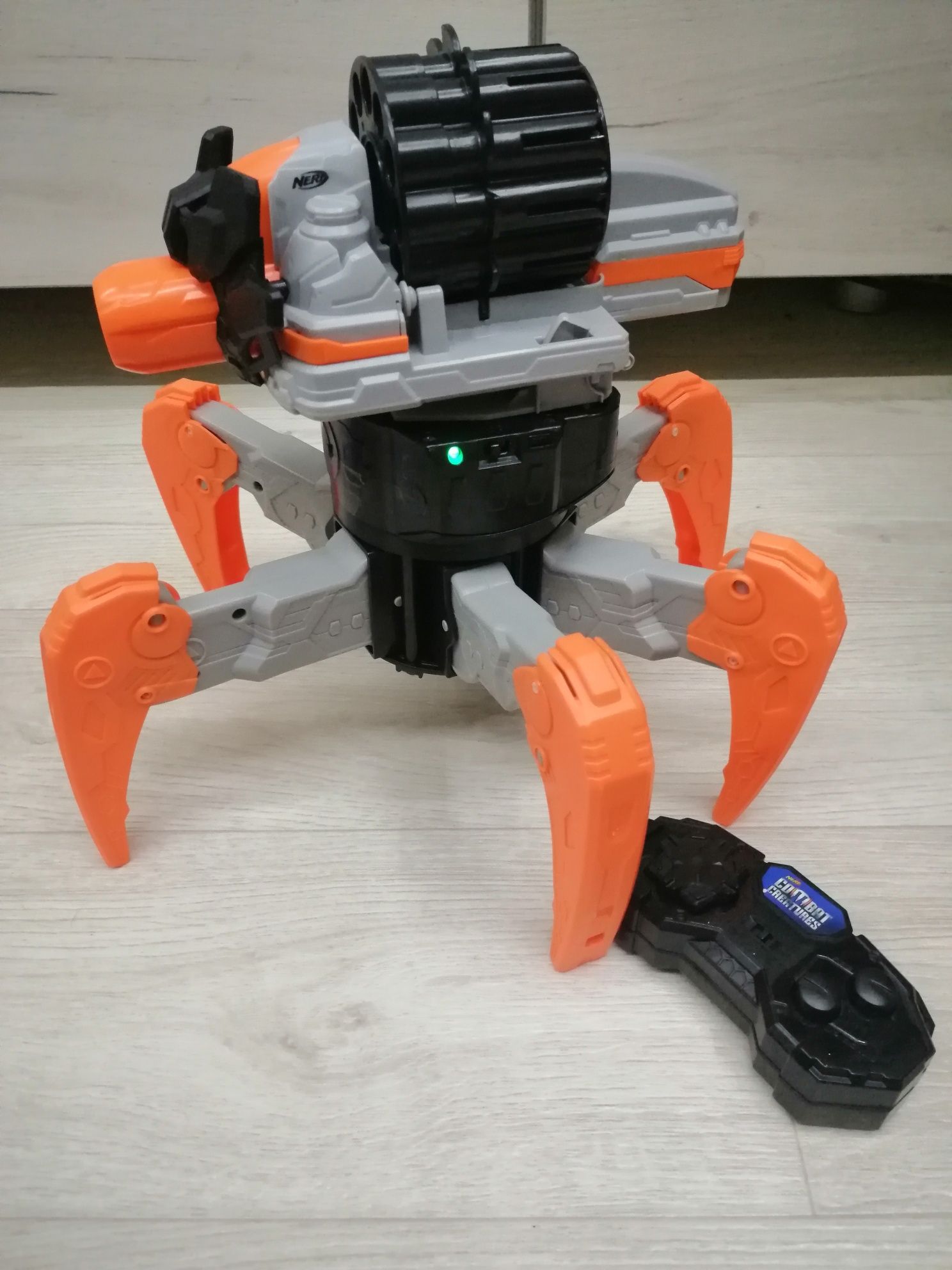 Радиоуправляемый робот Нерф "паук" на лапах б.у. Nerf Terradrone