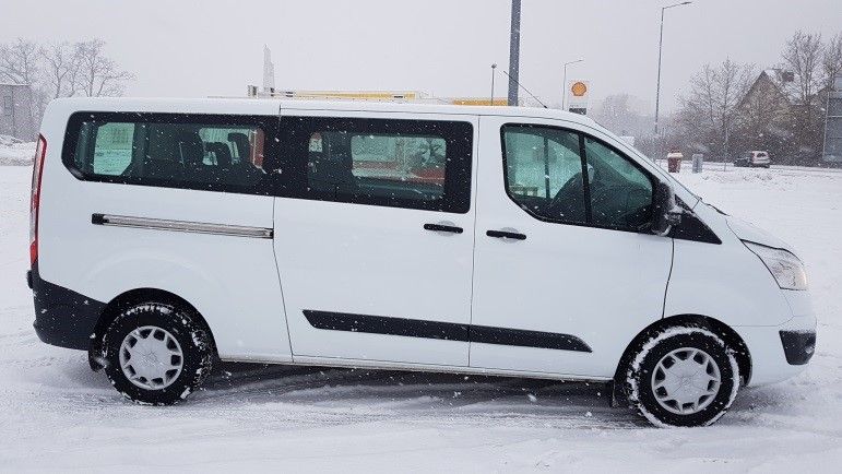 ford transit osobowy 9 os. dziewięcio osobowy wynajem bus osobowy