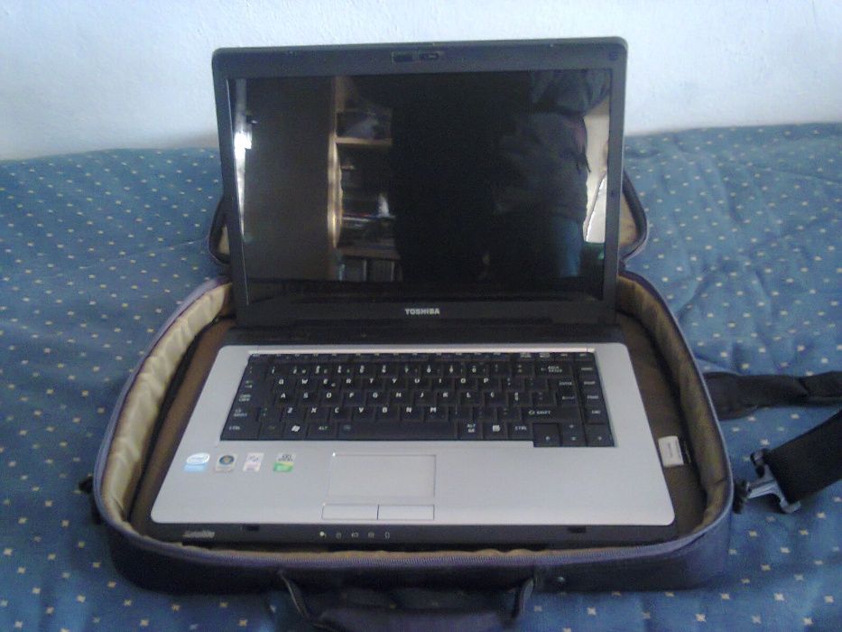 Toshiba Satélite A 200 para peças (avariado)