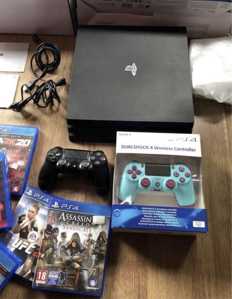 Konsola PlayStation 4 Pro 1TB 7216B Ps4 Pro Gry + Pady + VR Fortnite