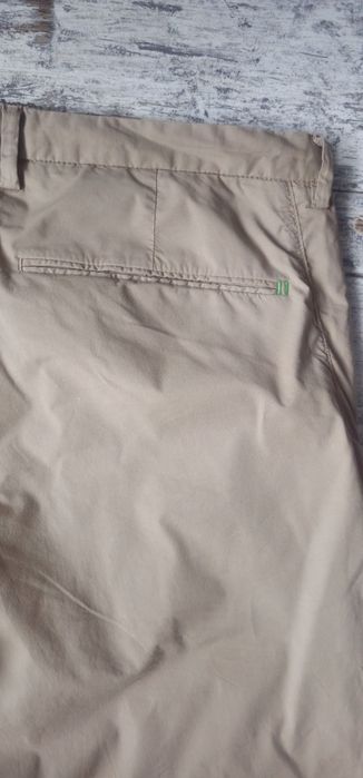 Брюки от Hugo Boss.