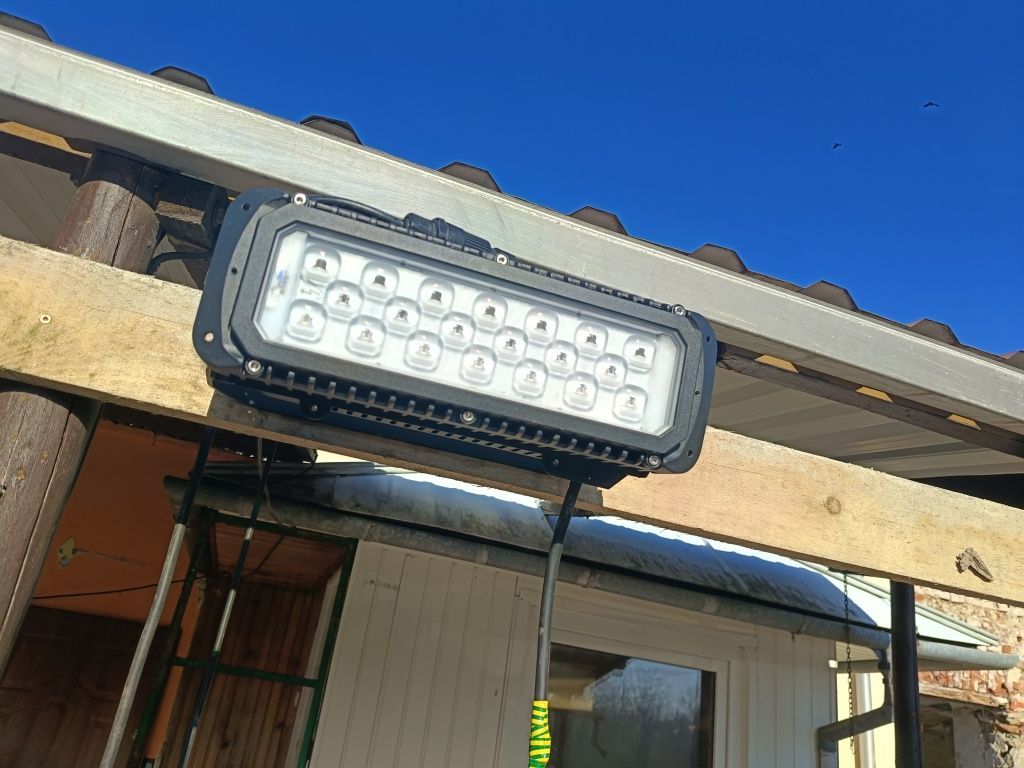 Halogen LED reflektor 75wat 4000K