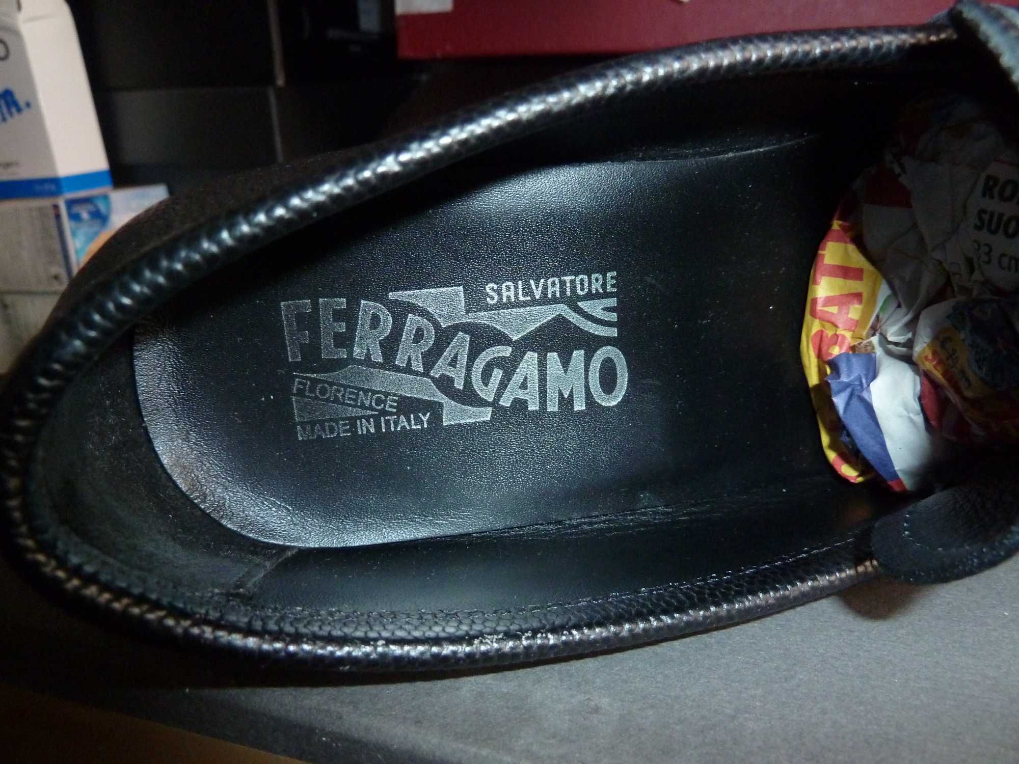 Sapatos novos italianos Salvatore Ferragamo 40 - SALDO