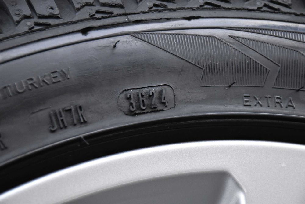 Koła zimowe OEM Audi A3 8Y0 8V0 17" NOWE Goodyear 2024r oryginał