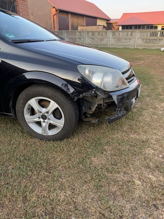 Opel Astra H 1.6 2005 uszkodzony