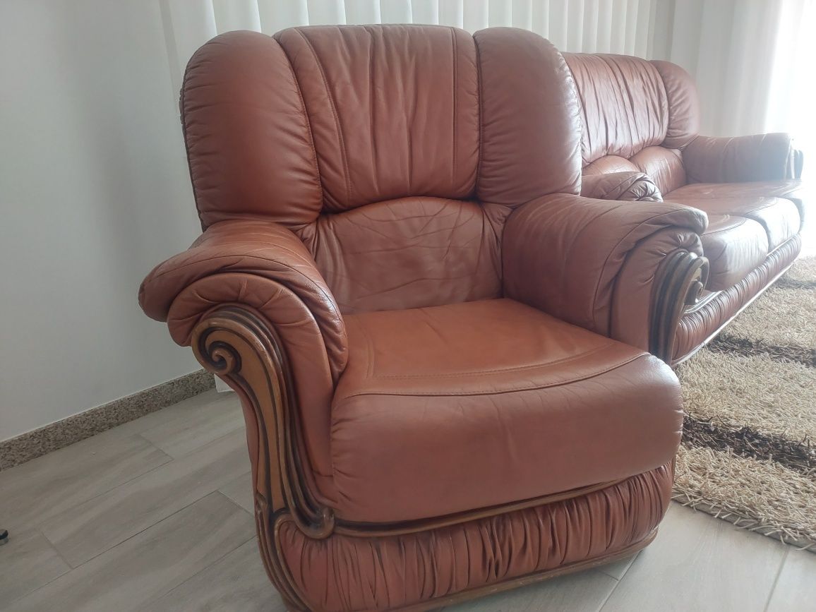 Sofá cama de 3 lugares + uma poltrona
