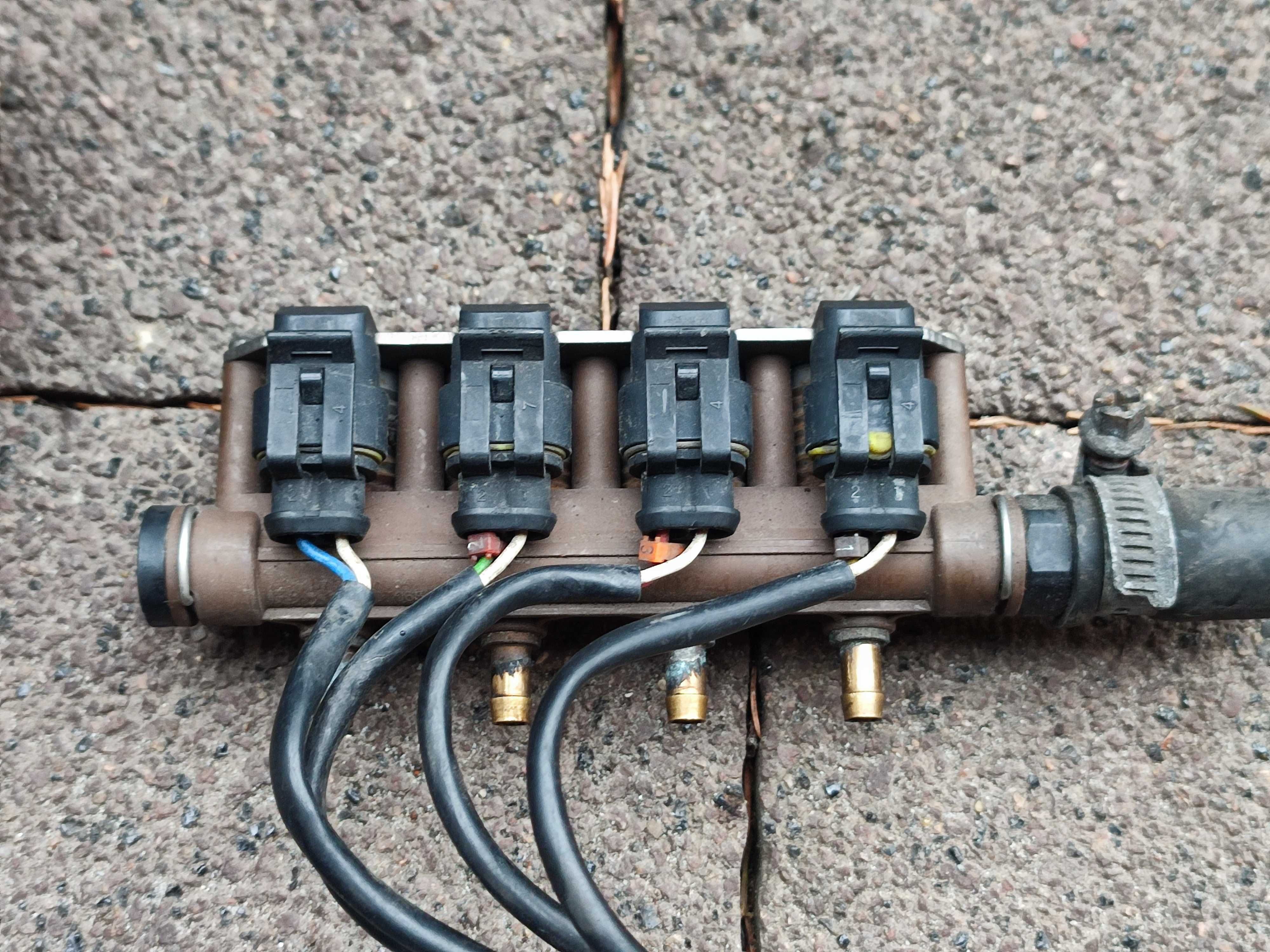 Instalacja LPG LPGTECH TECH-204 Wtryski AC W01 Reduktor AC R01