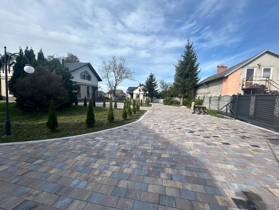 Продаж будинку - передмістя   Львова с. Зимна Вода 185 м2. Діл 8 сот.