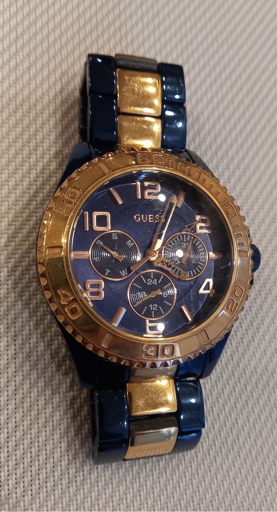 GUESS W0231L6 Женские часы