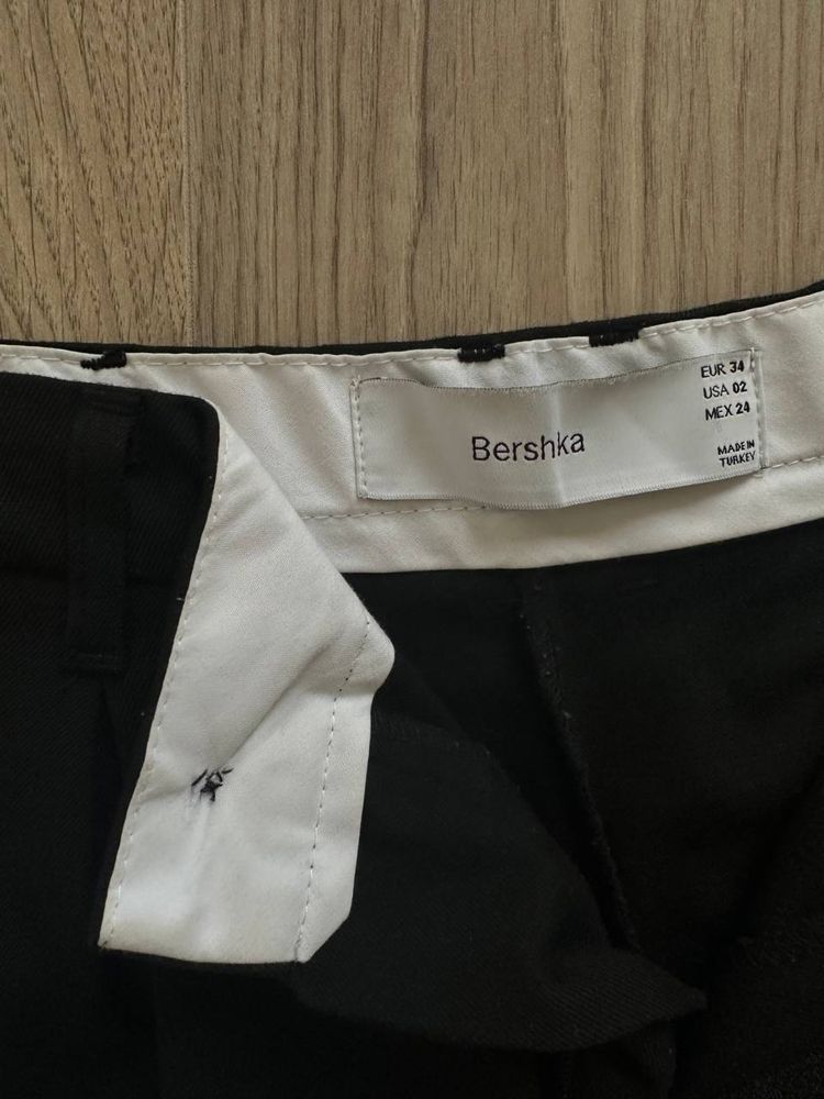 Брюки женские Bershka  прямой крой штаны