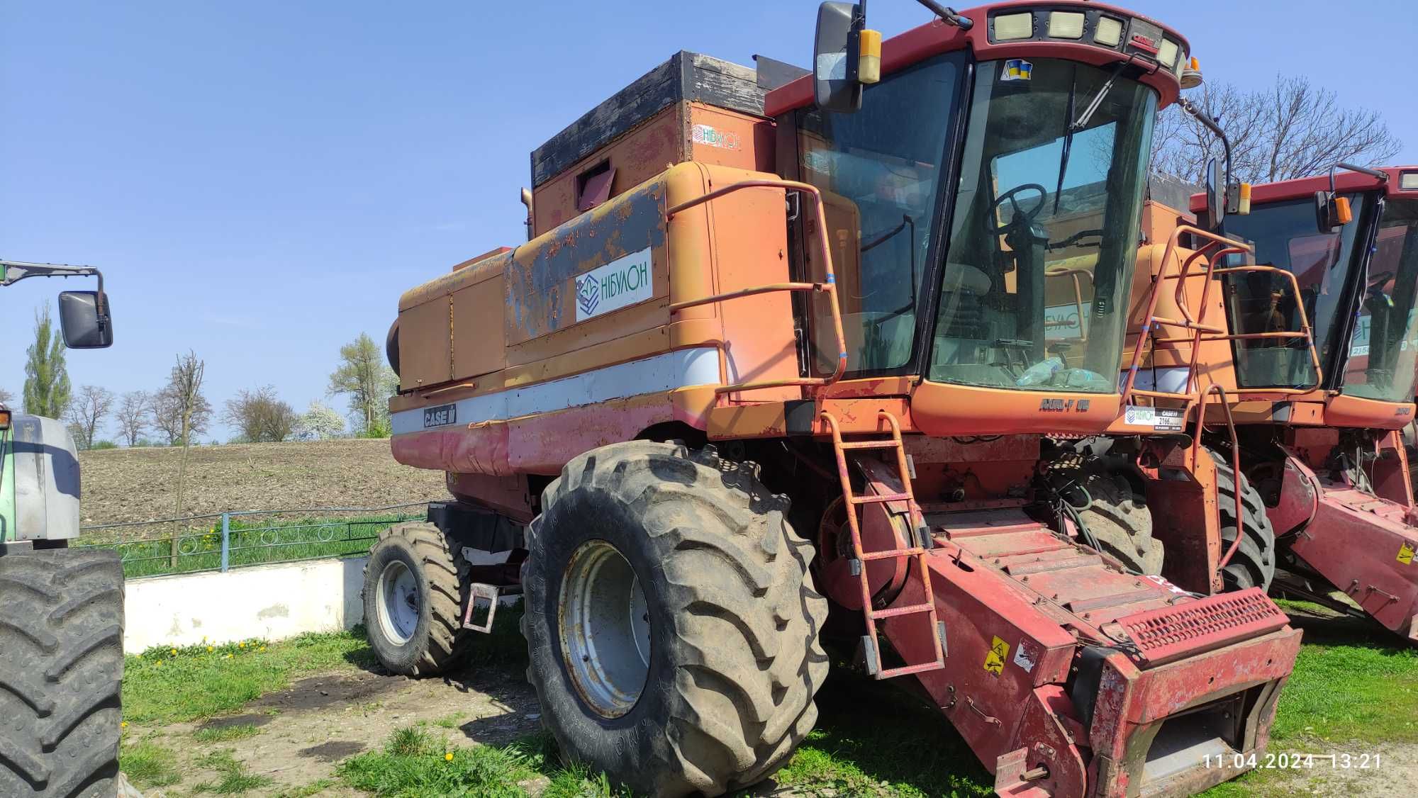 Комбайн Case 2166   з зерновою та кукурузною жаткою+ліхтера. ТОРГ