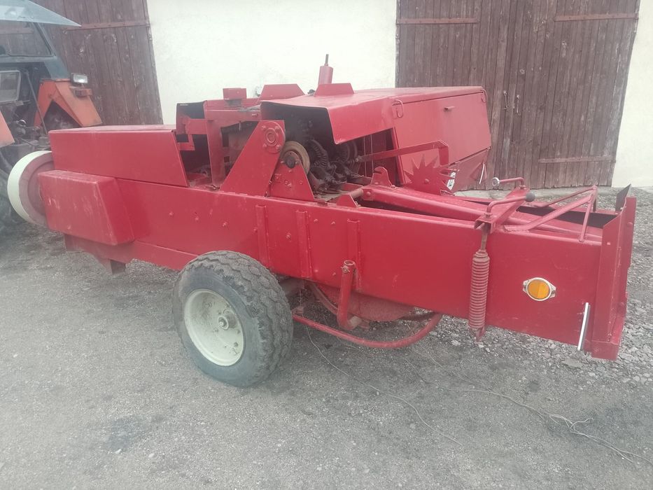 Prasa kostkująca do słomy Z224/1