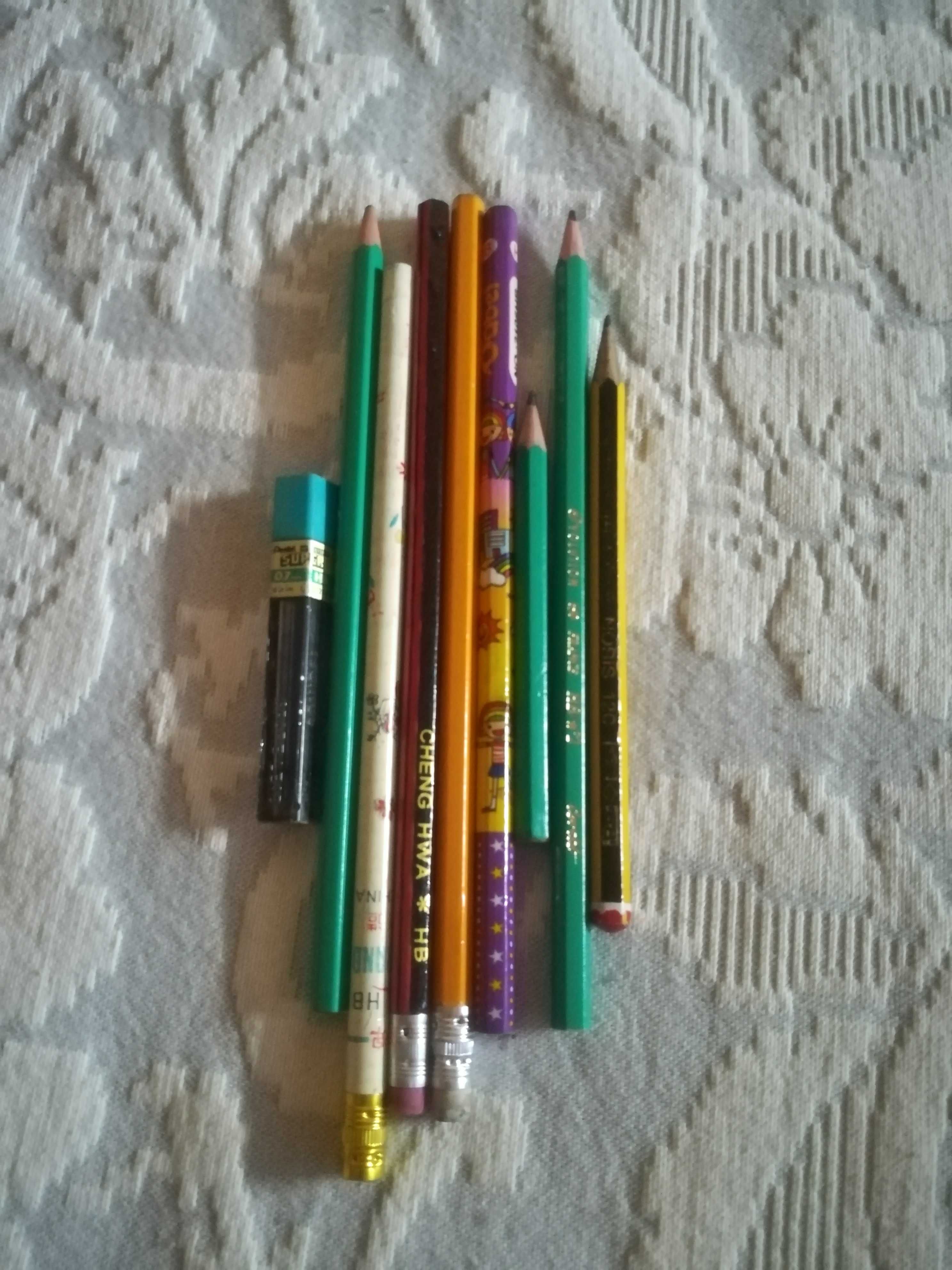 Lápis de carvão e minas
