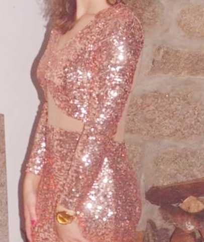 Vestido lantejoulas para festa de gala