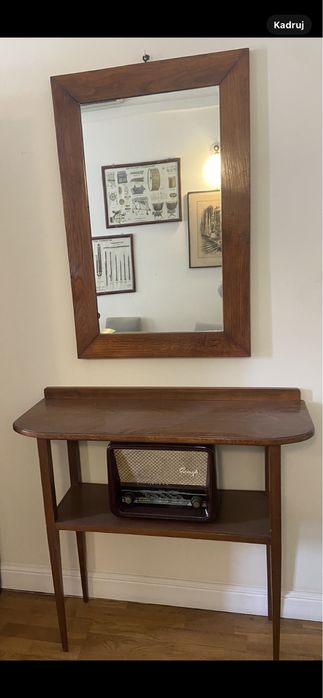 Konsola i lustro w drewnianej ramie