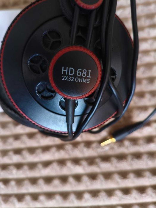 Headphones Superlux HD681