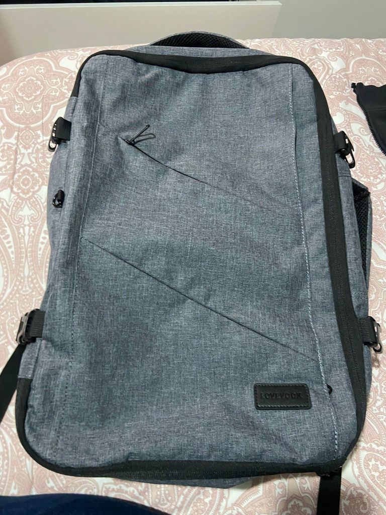 Mochila de computador com varias divisórias