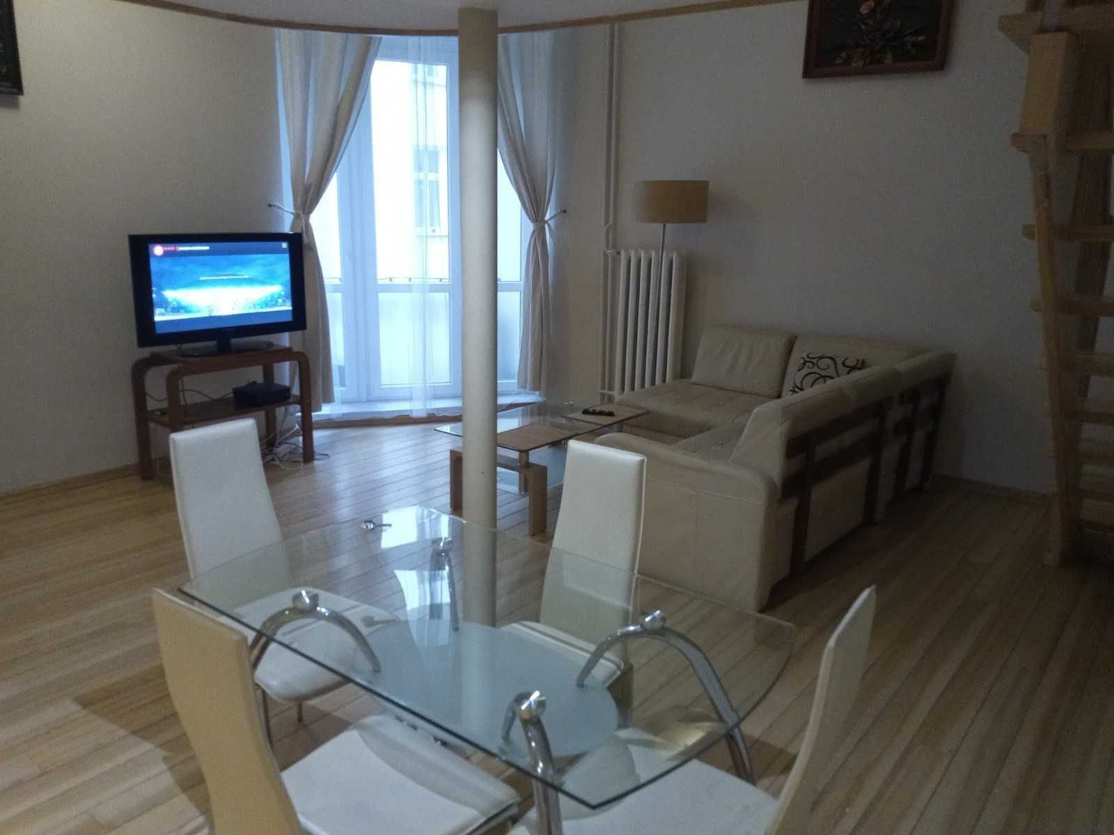 Apartament 7 osobowy w centrum.