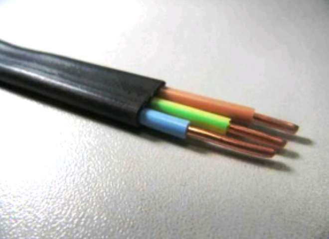 Медный трёхжильный провод кабель 3 на 1.5 отрезаем любой размер