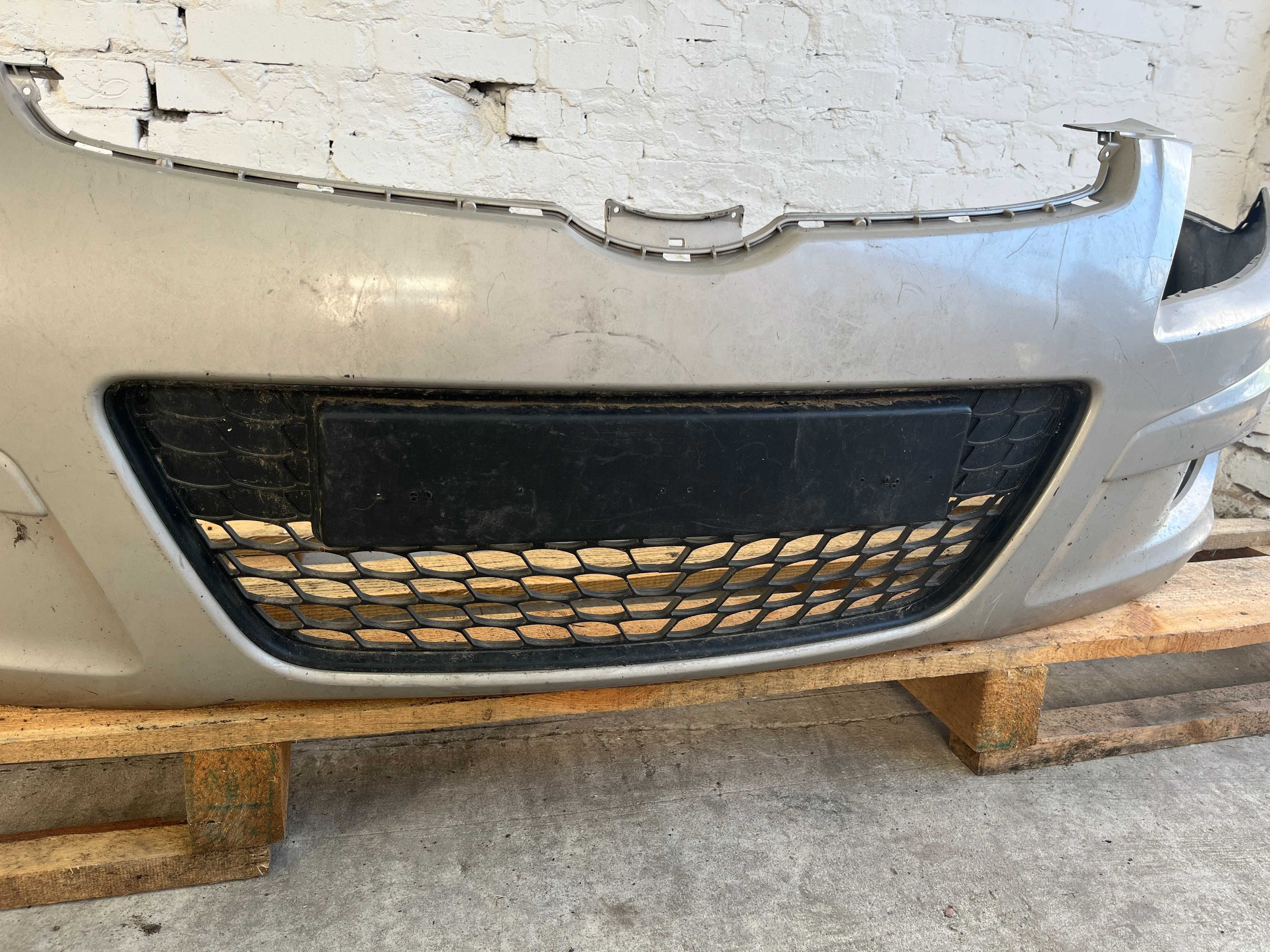 Бампер передній передний Hyundai I30 2009-2012 86511-2R000