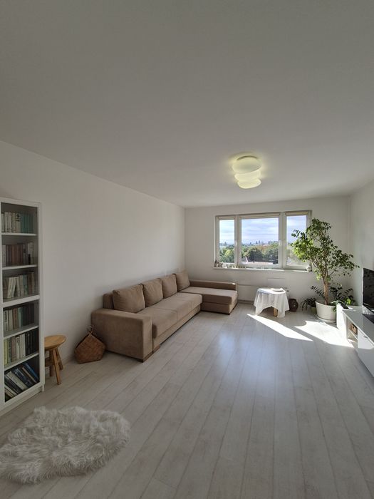 Продається Білосніжна і сонячна  кв-ра поблизу  Собору на Проспекті Св