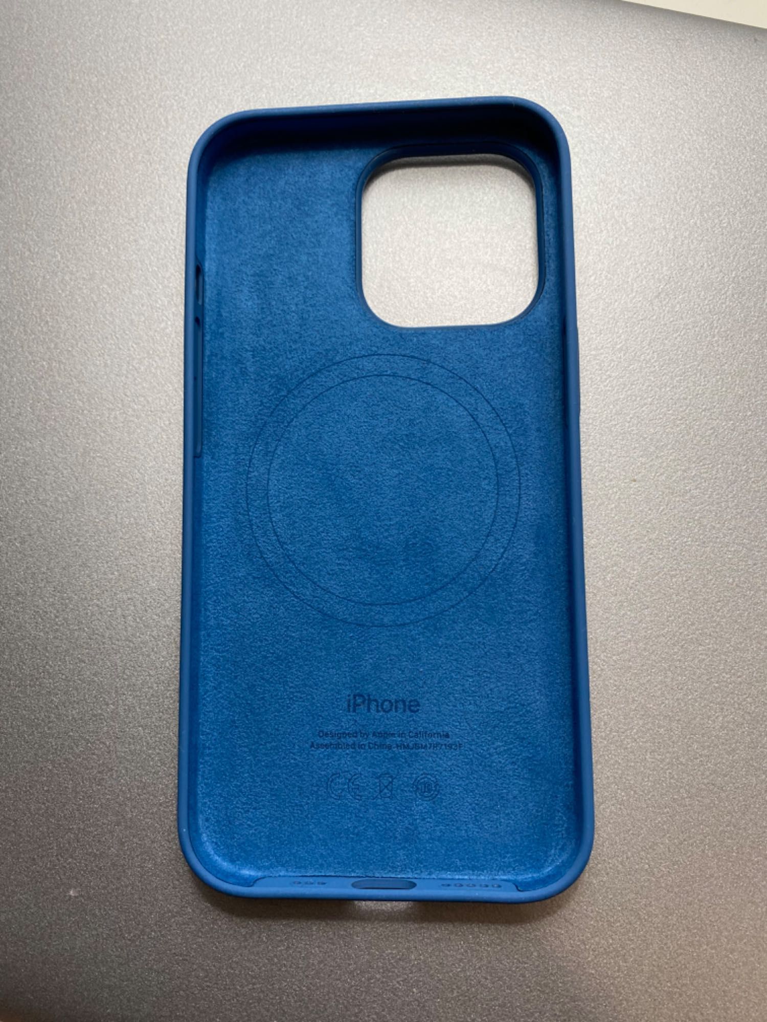 Capa em silicone iPhone 13 Pro - azul celeste (NOVA)