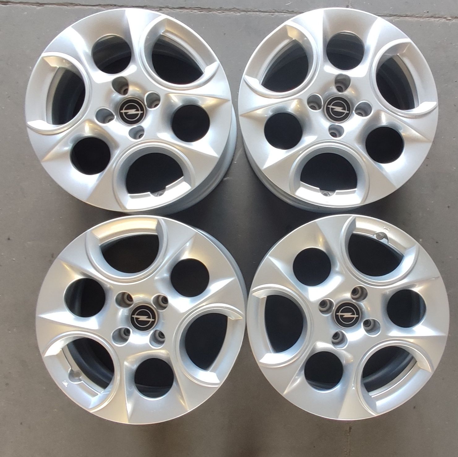 16" 6.5J 4x108 komplet felg do Opla Astry