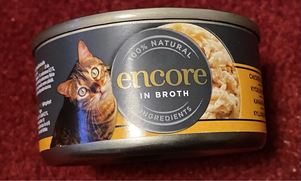 Encore in broth cat