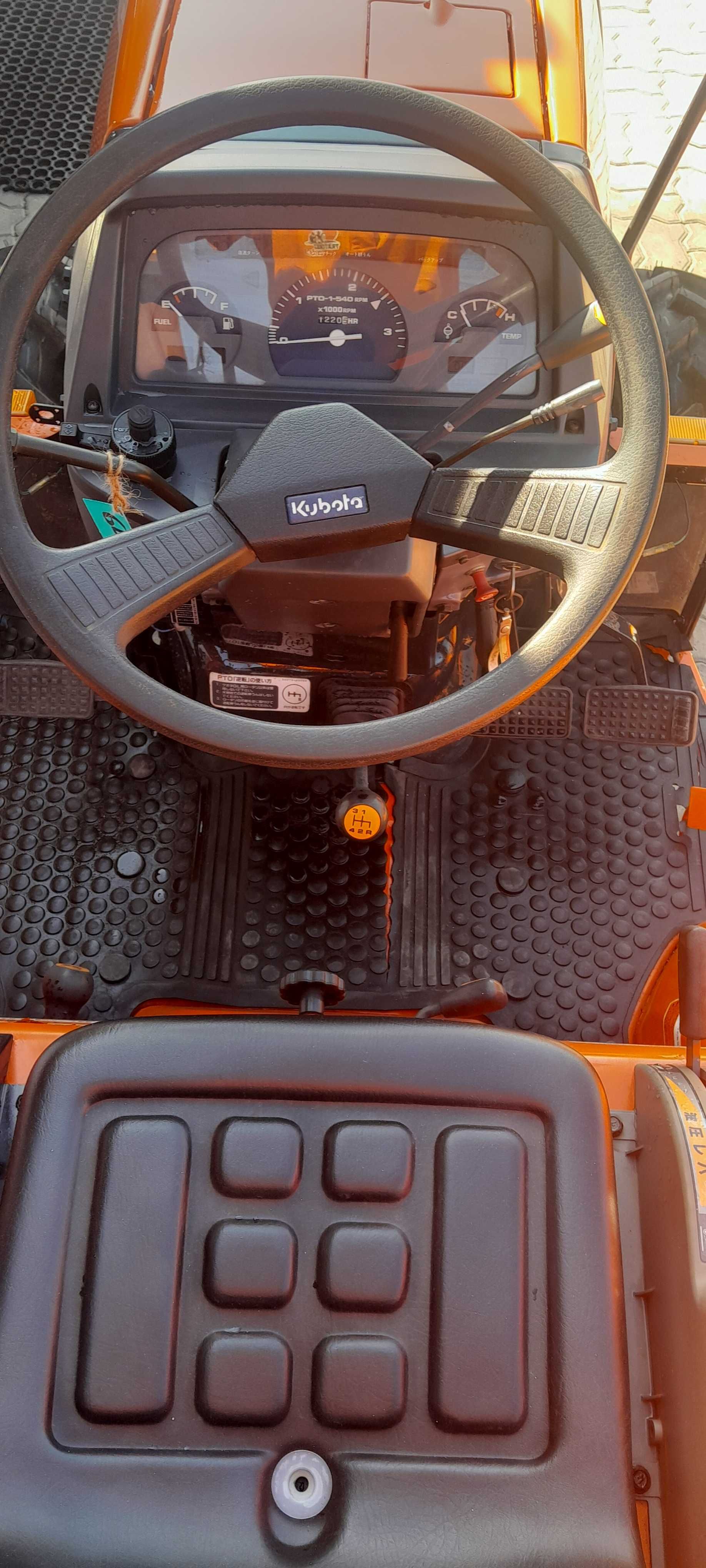 Trator Kubota L1500, 4x2 , 2 cc, ótimo estado