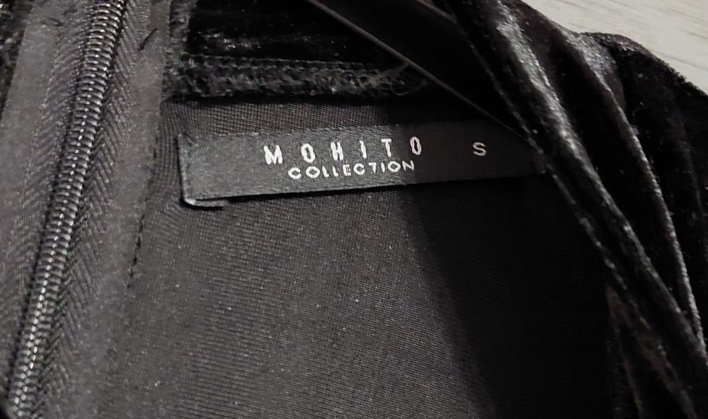 Mohito Sukienka czarna welurowa rozmiar s